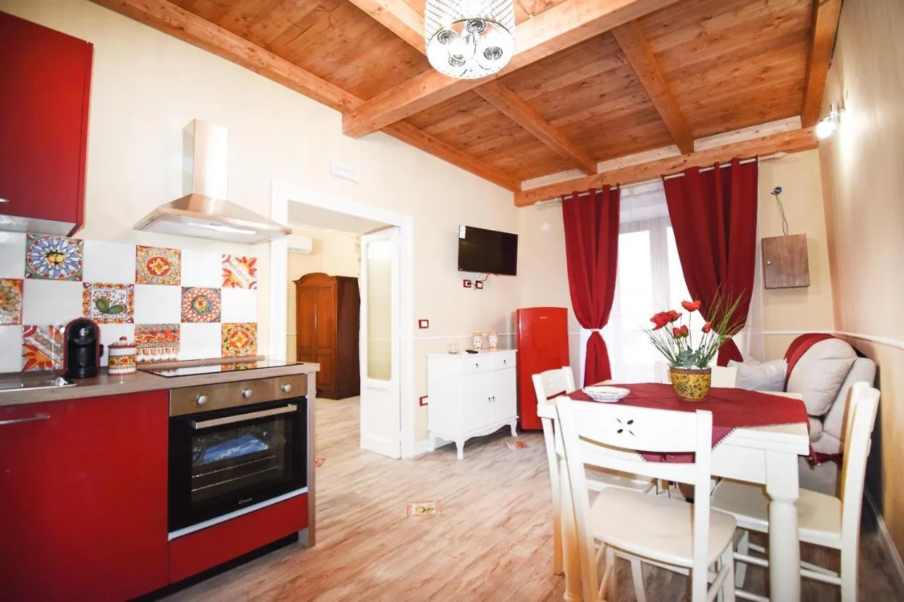 Luxury Apartment Via Genova Παλέρμο